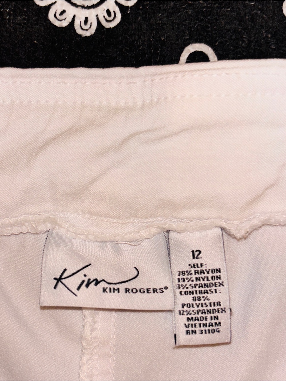 ✨ Kim Rogers White Stretch Shorts — Size 12 ✨ - Picture 2 of 7